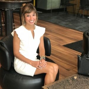 Meet your Posher, Joelle